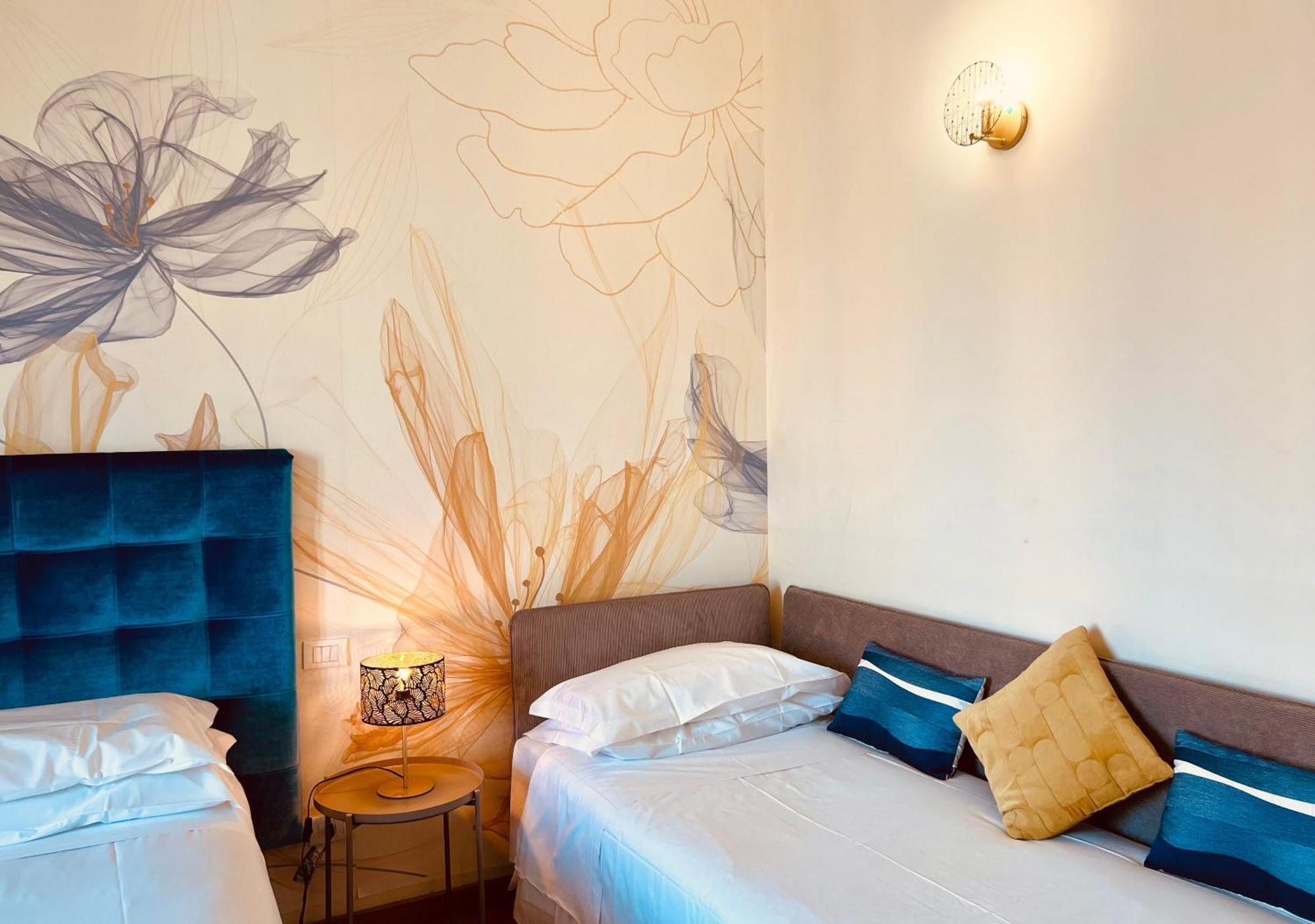 Bon Ton Design Rooms By Dot Suites — Photos 2